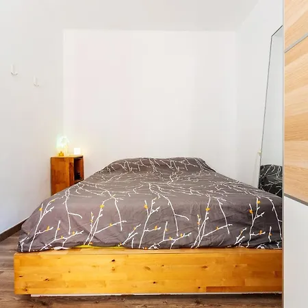 Beachside Bliss Charming 1-bedroom, Barceloneta