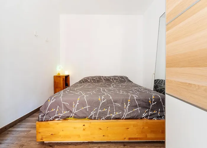 Beachside Bliss Charming 1-bedroom, Barceloneta