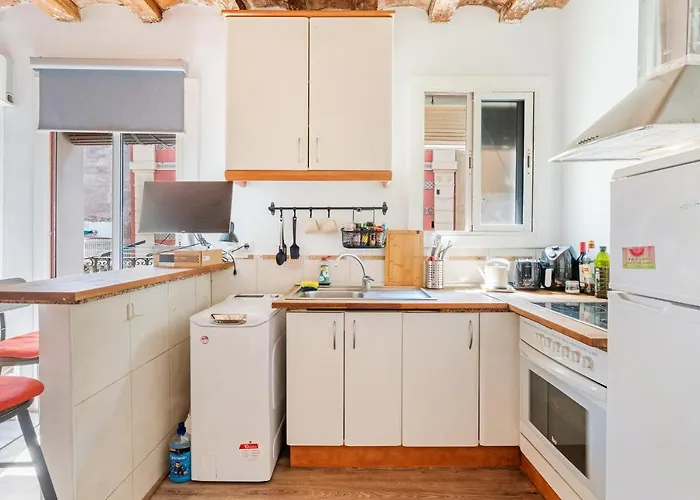 Beachside Bliss Charming 1-bedroom, Barceloneta شقة *