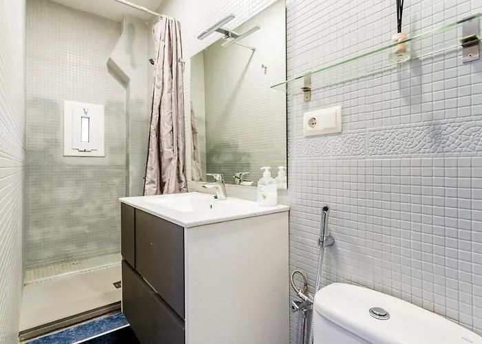 شقة Beachside Bliss Charming 1-bedroom, Barceloneta *