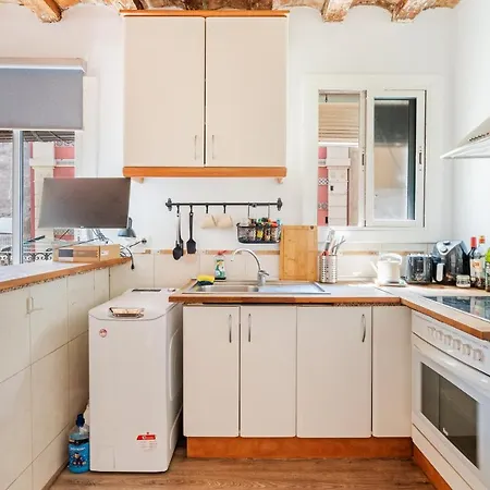 Beachside Bliss Charming 1-bedroom, Barceloneta Apartment *